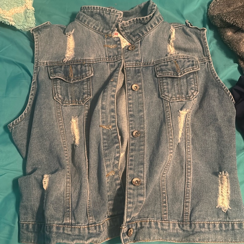 No sleeve jean jacket